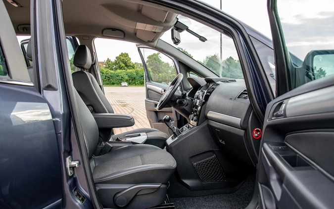 Opel Zafira cena 20900 przebieg: 186700, rok produkcji 2010 z Elbląg małe 379